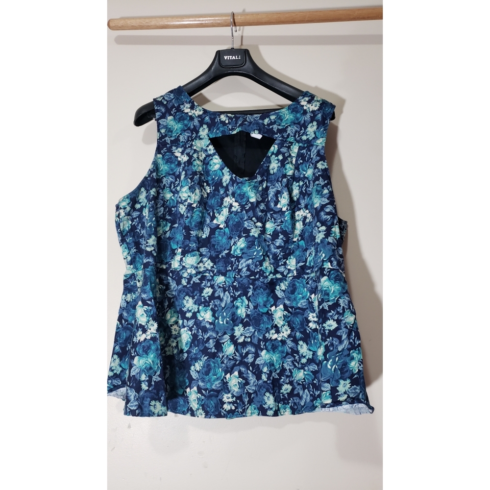 Torrid Blue/Green Floral Peplum Top Sz 4